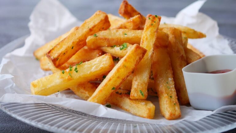 じゃが芋を2度揚げするとカリッとポテトフライになった♡ | "Double-Fried Crispy Potato Fries"