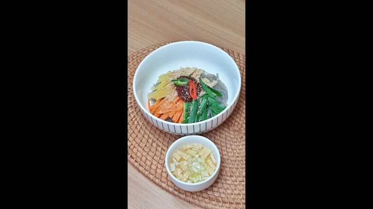 부산여행의 맛~비빔당면 어때 Spicy Korean Diet Noodles #SHORTS