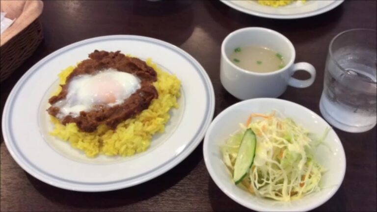 究極のドライカレー温玉を添えて☆インドネパール料理ザトラでランチ☆ランチパスポート西三河版vol.12