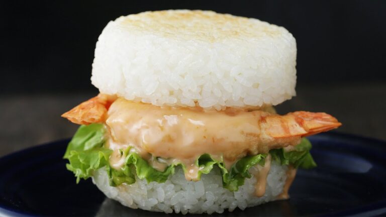 やみつきソースが決め手！えびマヨライスバーガー