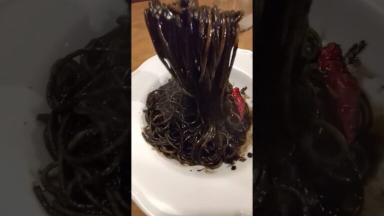 ジョリパ　イカスミパスタ