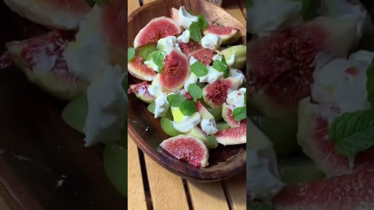 【ソロキャン飯】シャインマスカットとイチジク、マスカルポーネのサラダ。