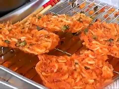 サクラエビのかき揚げ　The tempura of the small shrimp