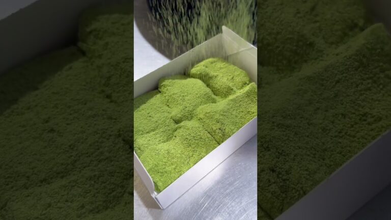 【抹茶】わらびもちの抹茶きな粉味✨ #甘味処鎌倉　#わらび餅