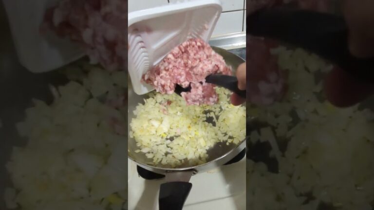 冷蔵庫にひき肉があったという理由だけでパスタを作る台湾在住者