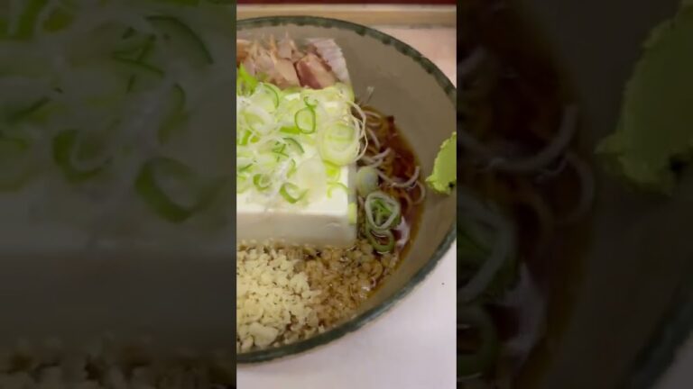 さっぱり　豆腐一丁が載った　お蕎麦