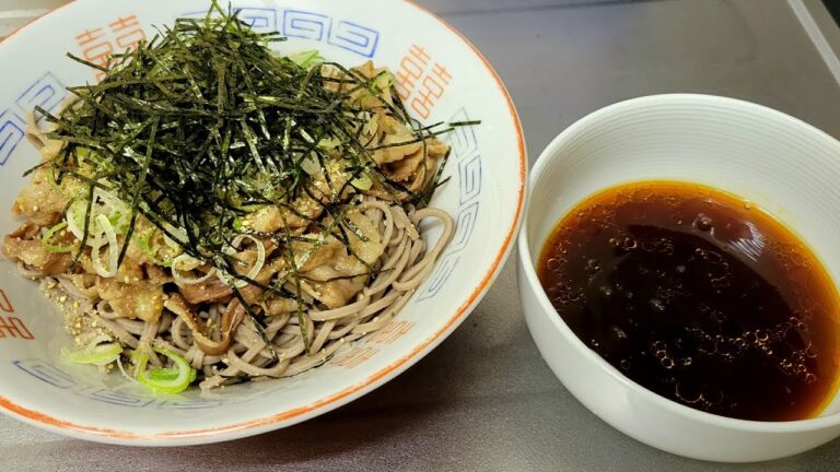 至って普通のラー油肉そば