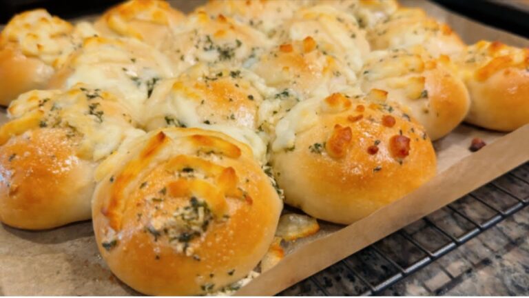 【手作りパン】背徳ガーリックチーズパン❤︎今日はカロリーのことは忘れてさ。美味しくて幸せになるからオールOK！