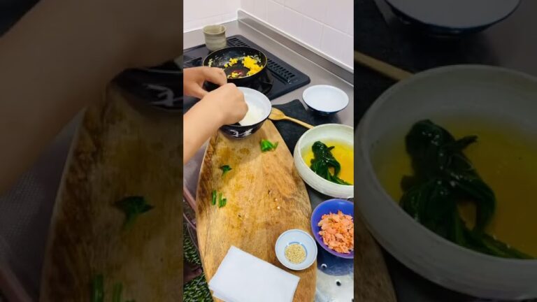 YouTube史上最速で三色丼作って食べる男