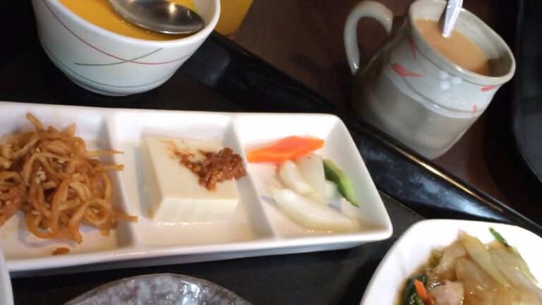 豚肉と白菜炒め、チキンカレー