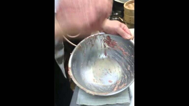 中華の王道！ 肉団子の甘酢炒めです。