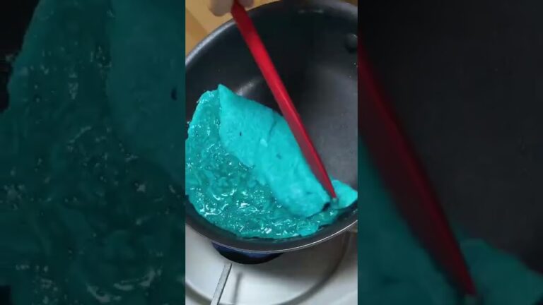 【TikTok450万再生】神秘的なオムライスを作ってみた
