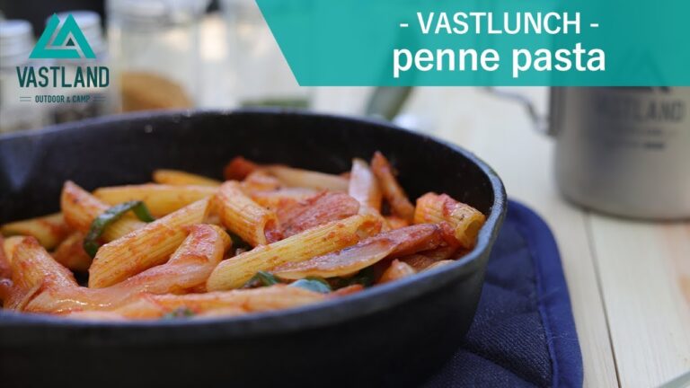 ナポリタン風ペンネパスタの作り方！おしゃれで簡単なキャンプ飯『VASTLUNCH』
