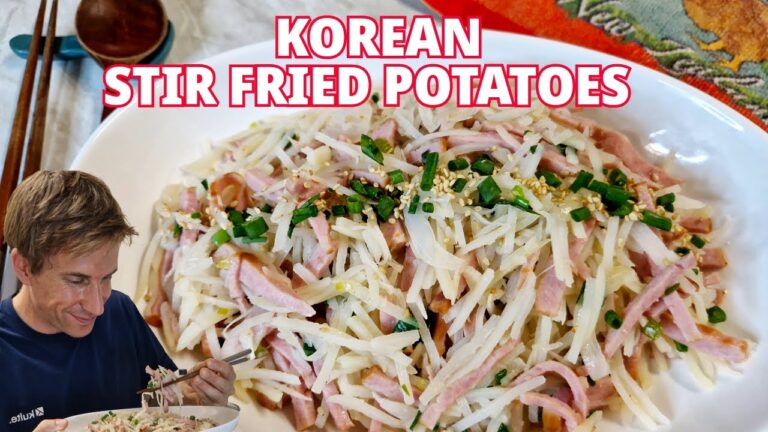 Korean Stir Fried Potato - How to Cook Kamja Bokkeum (ジャガイモ炒めおかず料理する外国人)