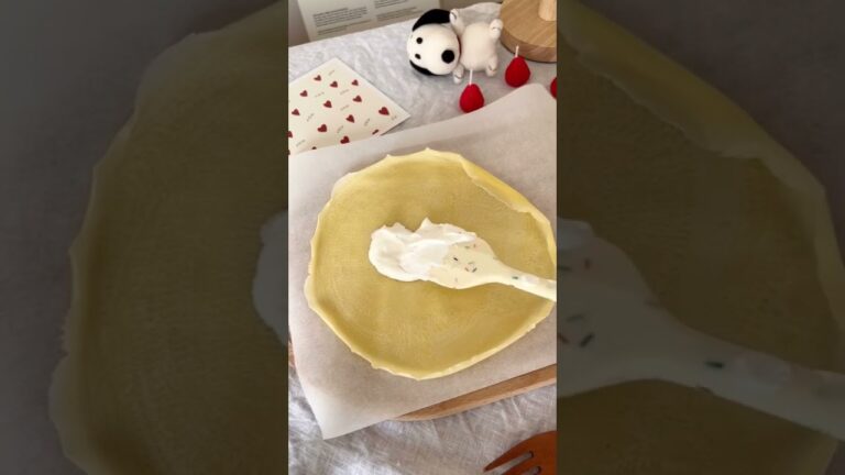 簡単クレープロールケーキ作ったよ👩🏻‍🍳#クレープ #ロールケーキ #crepe #crepecake #rollcake #おうちカフェ #homemade #homecafe #お菓子作り