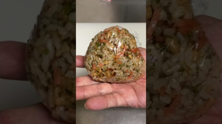 小腹がすいたので､お好みおにぎり作った。ソース味が予想以上に美味い‼︎
