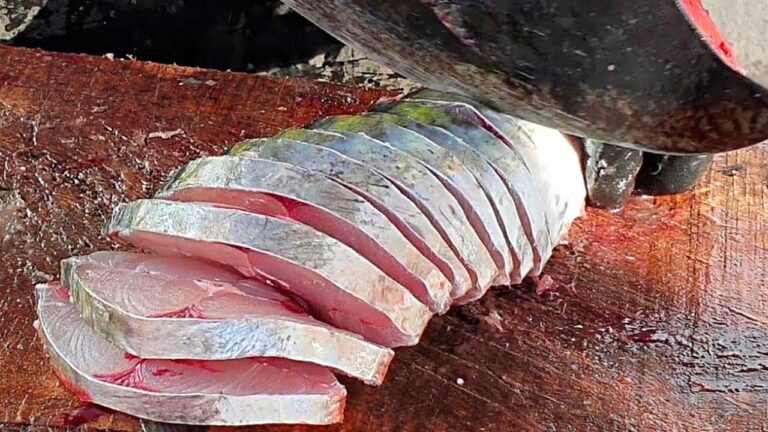 $ 50 Worth King Fish Perfect Slicing by Mr Dulaj in Sri Lanka 🇱🇰 | Seer Fish Slicing for Fry