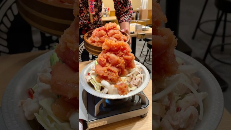 無限に乗せてくれる明太もつ鍋！　#japanesefood #shorts