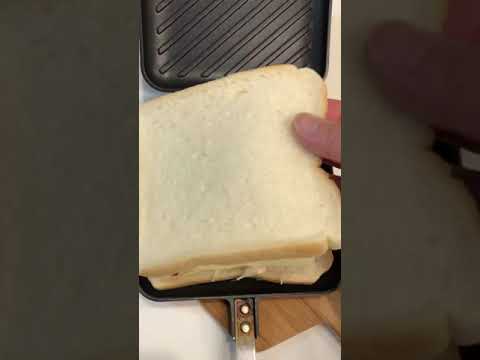 ホットサンドメーカーでミートボールサンドを焼くだけの動画【#Shorts】