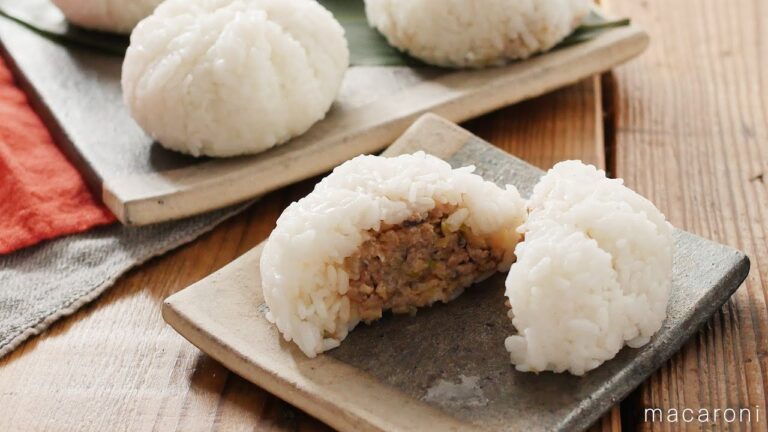 ラップと竹串があれば作れる！肉まん風おにぎり