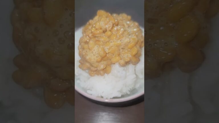 【7-ELEVEN極小粒納豆　関西風肉うどん】炊きたてご飯