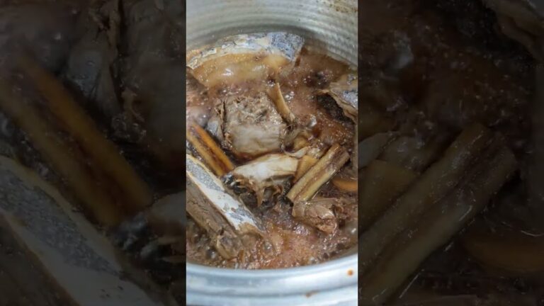 プロの和食料理人が作る【マグロのカマ】煮付け♪でっかい鍋で豪快に!!