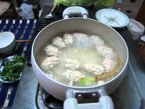 ベトナム料理 （山芋と肉団子の艶やかスープ）