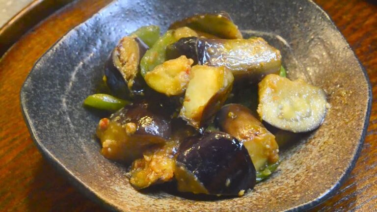 ナスとピーマンの味噌炒め　　How to make stir-fried eggplants and pimentos