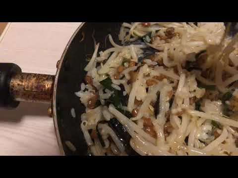 ニラともやしとノリと納豆とご飯の白だし炒めで飲む男