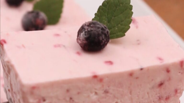 ベリーとヨーグルトのアイスケーキ｜C CHANNELレシピ