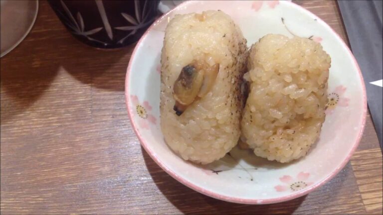 アサリの炊き込みご飯のおにぎりと醤油そば竹末東京プレミアム【ラーメン好き動画】 ：ぬふふ.com