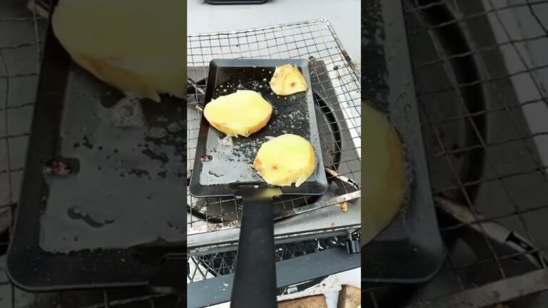 ジャーマンポテト　キャンプ飯　ポテトの量が多すぎてスキレットに替えてバーナーでボー🔥