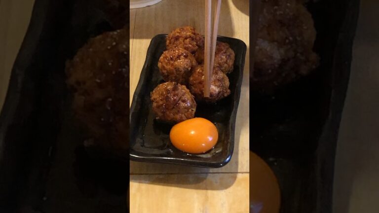 【焼鳥専門店】「月見つくね」と「つくね」同じ料金なら即決で月見だよね？