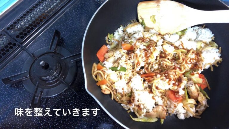 【お弁当作り#11】リメイク料理‼️焼きそばの残りでオムソバ飯弁当❣️フライパン１つでお弁当作りまーす٩( ᐛ )و