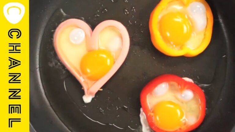 ソーセージのハートエッグと、パプリカのフラワーエッグ♡｜C CHANNELレシピ