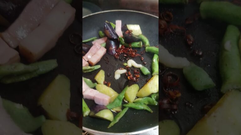 オクラとナスとモロッコインゲンと甘長青唐辛子と切落しベーコンのアーリオオーリオ