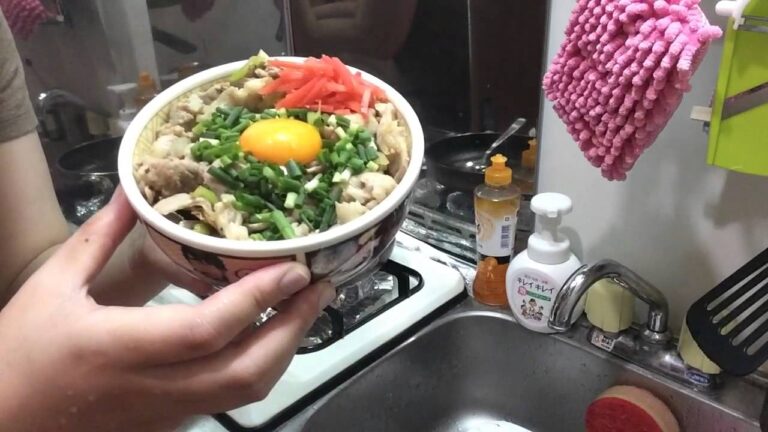 タイバニどんぶりで【すた丼風どんぶり】