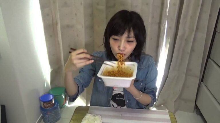 【４分タイマー】やみつき屋　汁なし担々麺ご飯と一緒に食べたよ！【木下ゆうか】