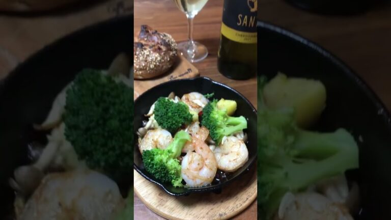 休日前はアヒージョと白ワインで　#shorts  ＃アヒージョ