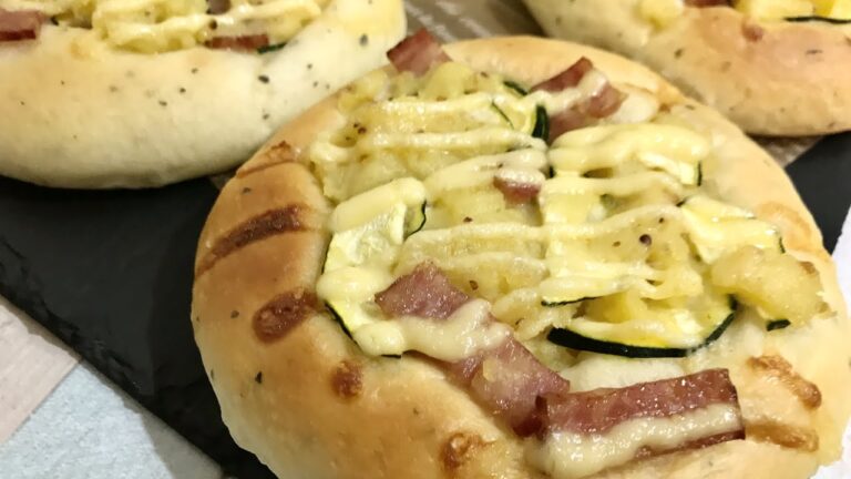 シャウベーコンとズッキーニのポテトサラダパン！作ってみたよ！【パン作り】