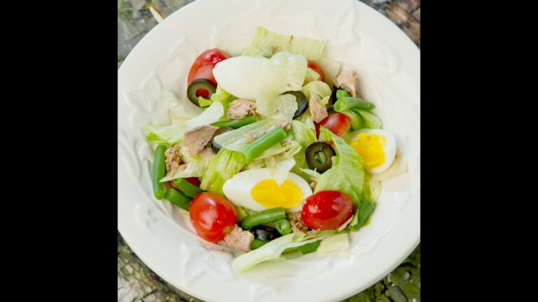 Salade Nicoise with Tuna and Green Beans