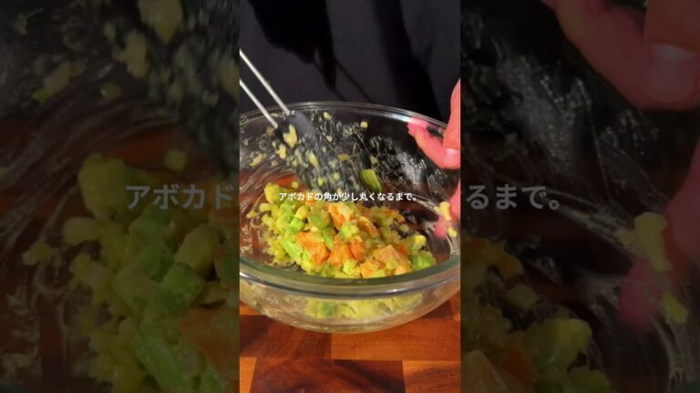 食パンで作る『サーモンとアボカド』 #おつまみ #レシピ #簡単レシピ