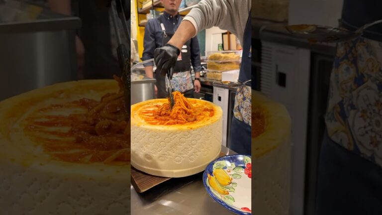 ホールチーズで仕上げるアマトリチャーナが美味しそうすぎる！