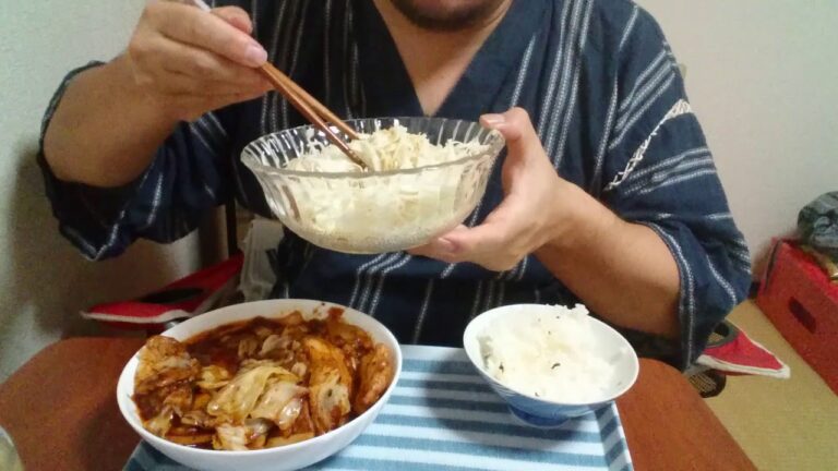 【めし日記】おやじの肉たっぷり回鍋肉とゴマどれキャベツを美味しく食べてみた。