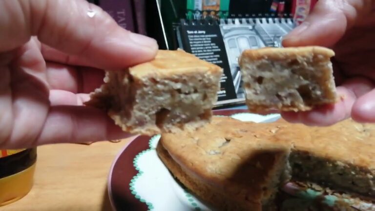 バナナケーキとオートミールを朝食に用意しています! 時間切れで外に出るので後で帰ってから食べます! 朝食作るのが楽しみで朝起きるのも苦にならないと言いながら寝坊してしまいました...