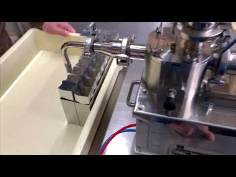 水羊羹をガゼット袋に定量充填する時はオールエアピストン充填機（PSZD）がおすすめ