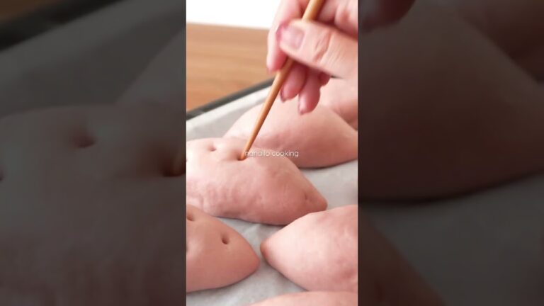 見た目からさつまいもパン！