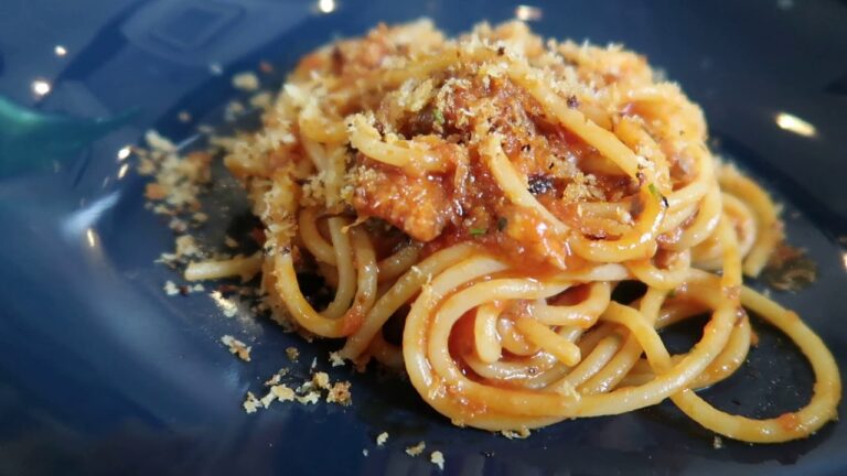 イワシのトマトソーススパゲッティ炒ったパン粉がけ　イタリアンアミーチ