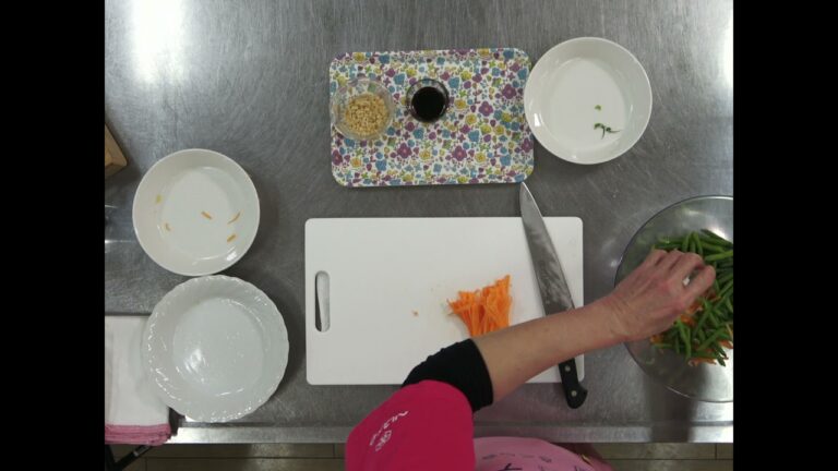 さかわレシピ「いんげんとにんじんのピーナッツ和え」