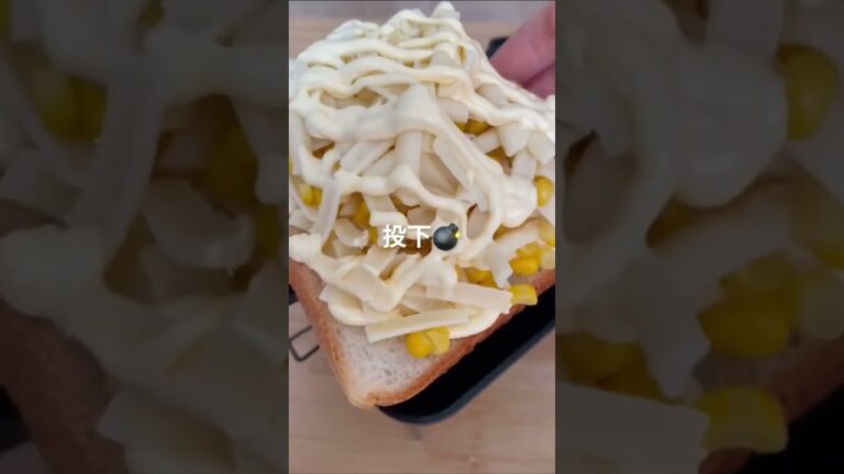 【マヨチーズコーンサンドがうますぎた！】 #キャンプ好きと繋がりたい #キャンプ飯 #ずぼら #ずぼらクック #簡単レシピ #ホットサンドメーカー #ホットサンドレシピ #コーン
